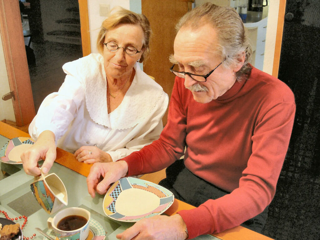 Seniorenumzug - Ehepaar in der Küche